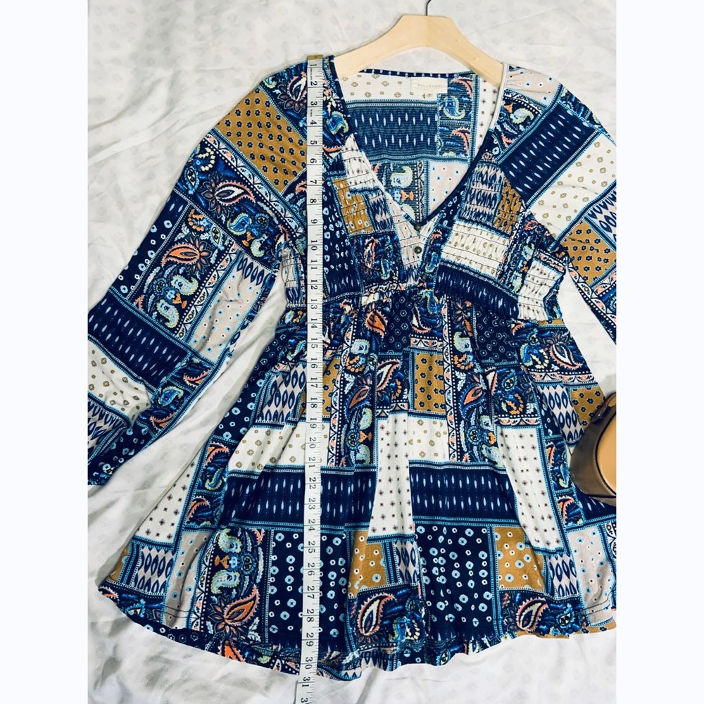V-neck patchwork print blouse - Picture 6 of 9